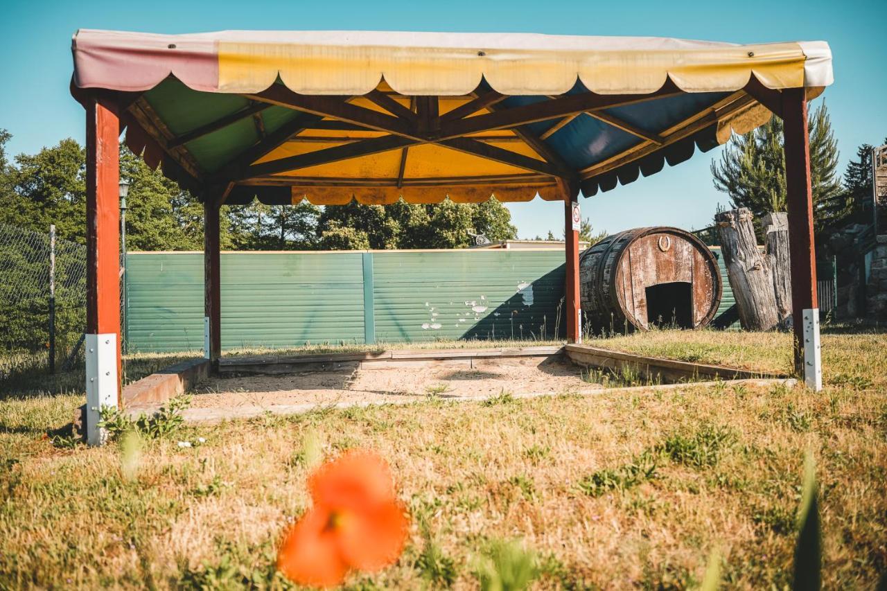 Black Tiger Seaside - Ferienwohnungen Direkt Am See Garden Εξωτερικό φωτογραφία