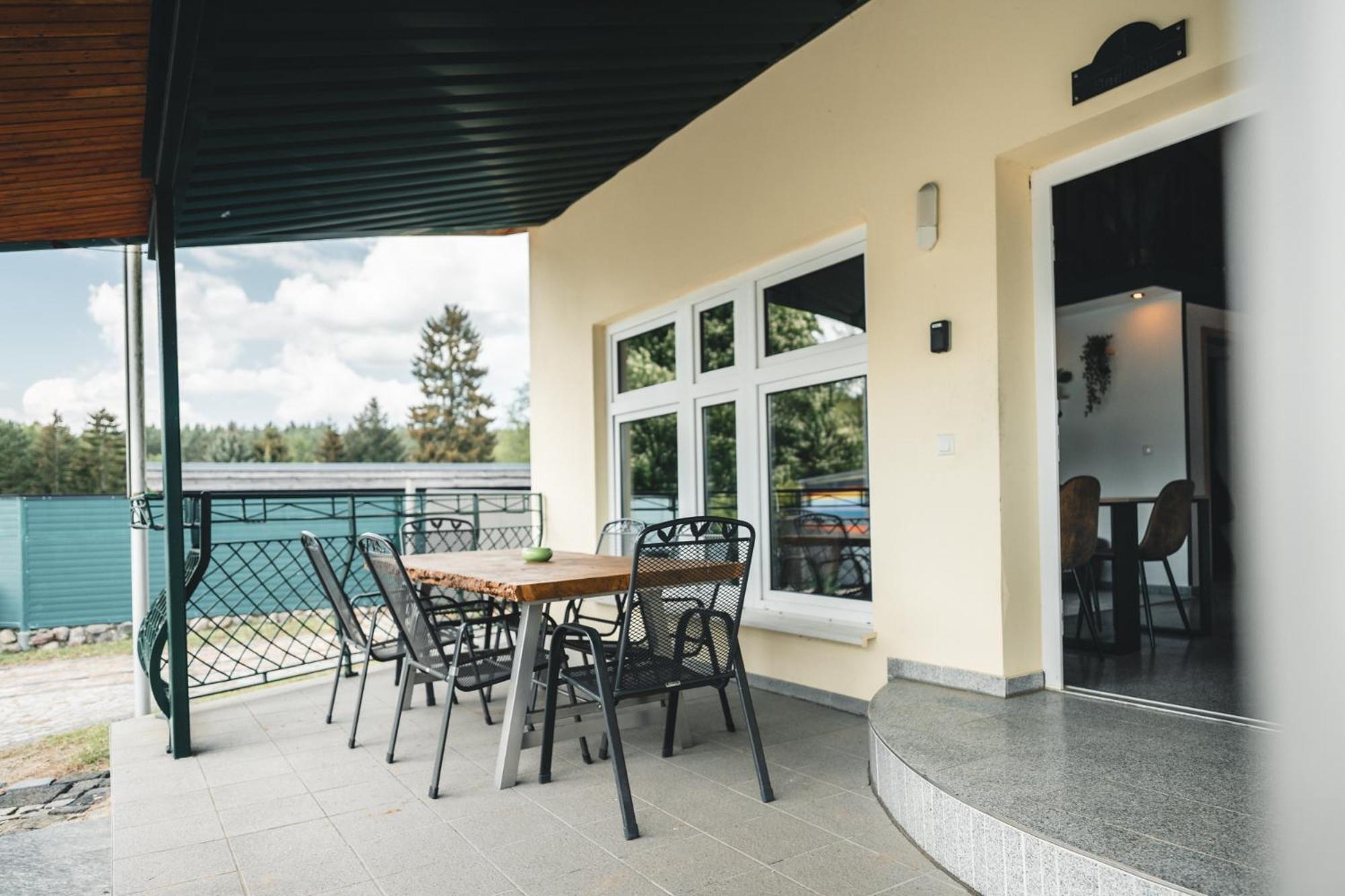 Black Tiger Seaside - Ferienwohnungen Direkt Am See Garden Εξωτερικό φωτογραφία